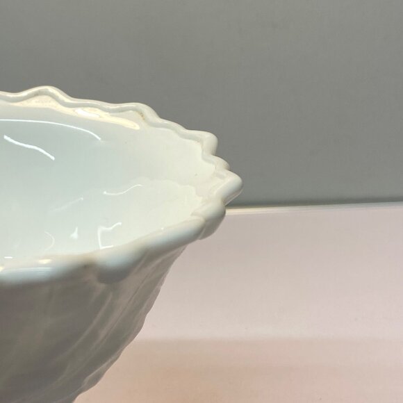 Vintage Wild Rose Milk Glass Indiana Glass Fruit Cocktail Bowl Collectible Home - Picture 8 of 8